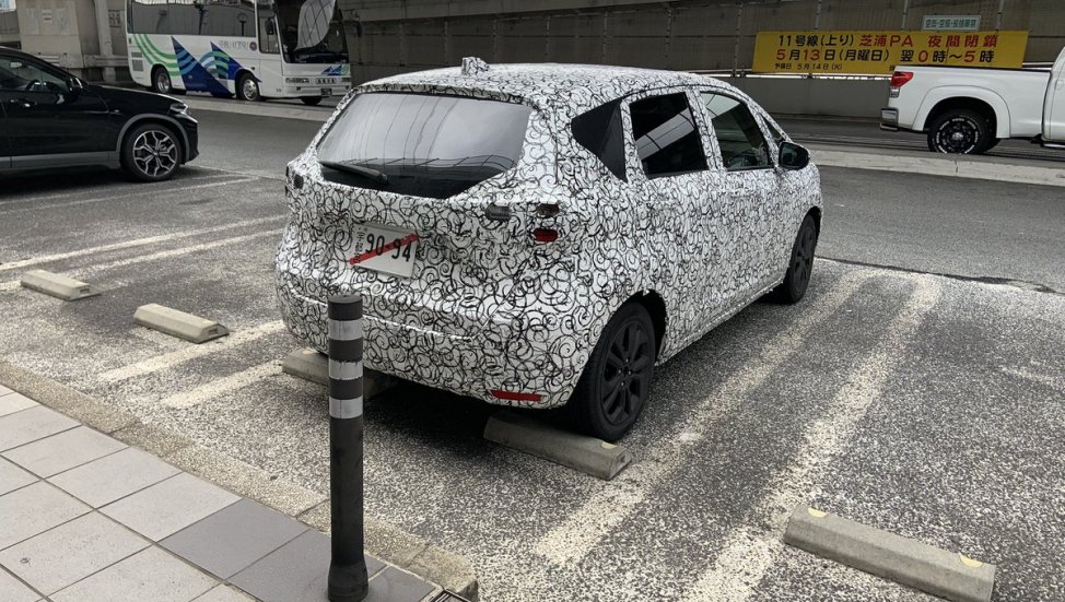 Berita, All-New-Honda-Jazz-2020-belakang: Bocoran Foto All New Honda Jazz di Jepang, Culun atau Sporty?