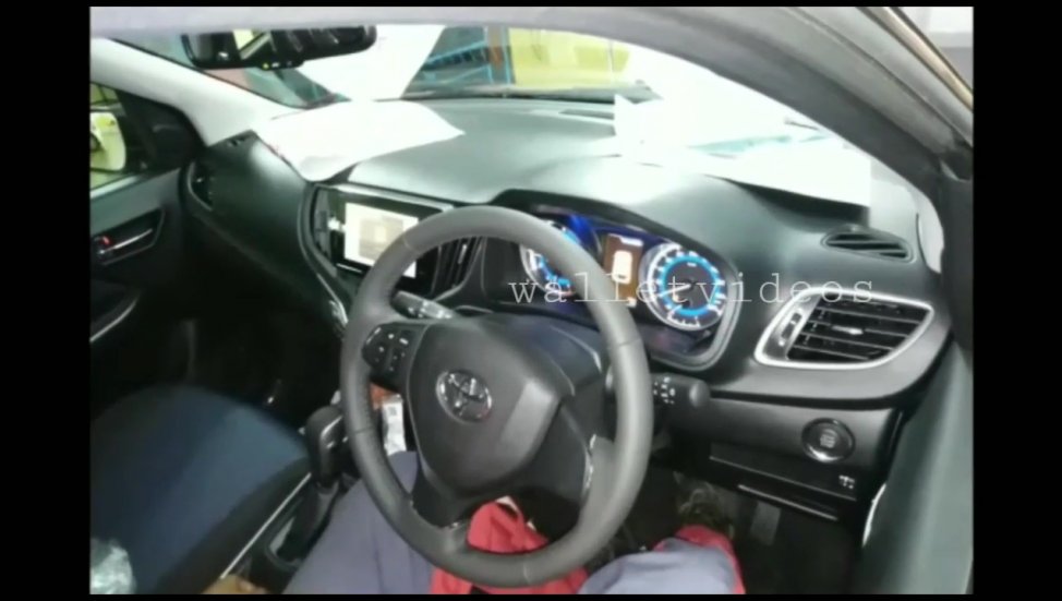 Berita, Interior-Toyota-Glanza: Toyota Glanza Dipastikan Pakai Transmisi CVT, Rilis 6 Juni