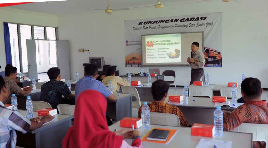 Jelang Mudik, Shell & Sumber Kencono Beri Latihan Pada Supir Bus Jelang Mudik, Shell & Sumber Kencono Beri Latihan Pada Supir Bus