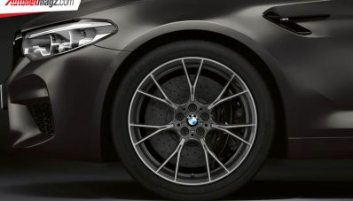 BMW M5 Edition 35 Jahre, Kado 35 Tahun BMW M5  BMW M5 Edition 35 Jahre, Kado 35 Tahun BMW M5