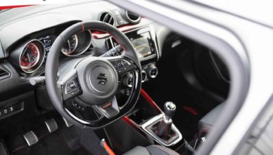 Suzuki Swift Sport Katana : Edisi Spesial Cuma 30 Unit Saja Suzuki Swift Sport Katana : Edisi Spesial Cuma 30 Unit Saja