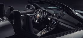 2019-porsche-718-cayman-gt4-interior