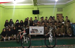 McLaren Jakarta & MCI Berbagi Kebahagiaan Dalam Kegiatan CSR McLaren Jakarta & MCI Berbagi Kebahagiaan Dalam Kegiatan CSR