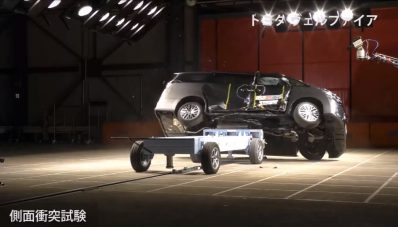 Toyota Alphard Buktikan Standar Keamanan Bintang 5