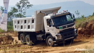 Volvo Dynamic Steering Pamer Aksi di Sentul Volvo Dynamic Steering Pamer Aksi di Sentul