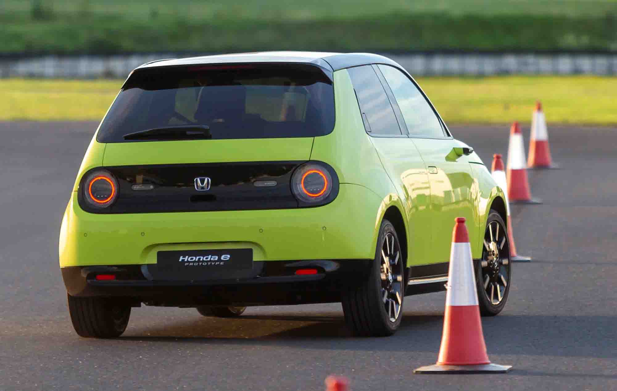 Berita, Fitur Honda e: Honda e : Mobil Listrik Unyu Dengan Torsi 300 Nm!
