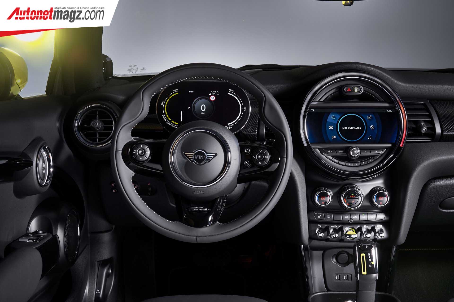 Berita, Interior MINI Cooper SE: MINI Cooper SE : Pakai Motor Listrik 181 hp & Mampu Berjalan 270 km!