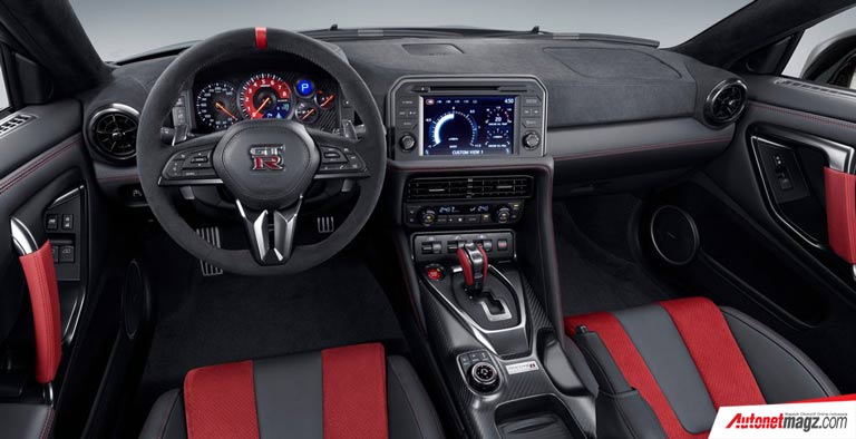 Berita, Nissan-GT-R_Nismo-2020-dashboard: Nissan Belum Tentukan Masa Depan GT-R?