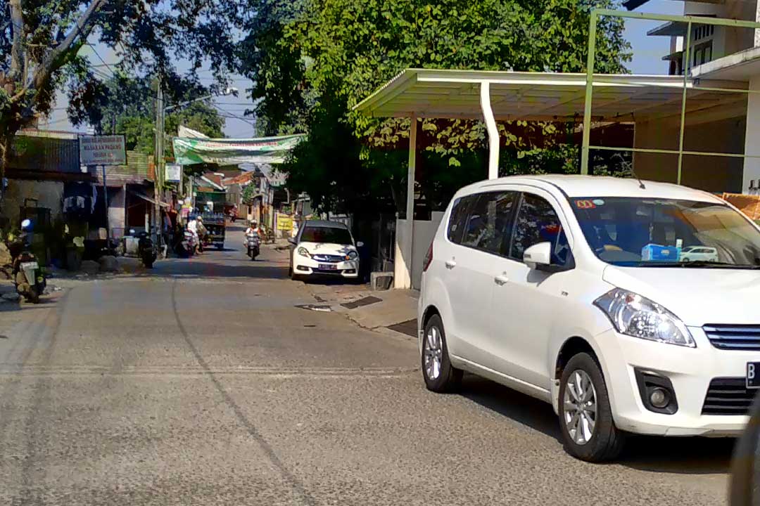 Berita, Parkir-liar-Beji-Depok: Mulai 2020, Pemilik Mobil di Depok Harus Punya Garasi