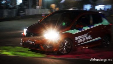 Honda Brio Saturday Night Challenge, Malming Ala Pembalap Slalom! Honda Brio Saturday Night Challenge, Malming Ala Pembalap Slalom!