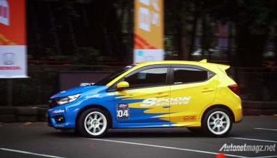 Honda Brio Saturday Night Challenge, Malming Ala Pembalap Slalom! Honda Brio Saturday Night Challenge, Malming Ala Pembalap Slalom!