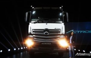 Mercedes-Benz Unjuk Kebolehan Truk Actros dan Acros Mercedes-Benz Unjuk Kebolehan Truk Actros dan Acros