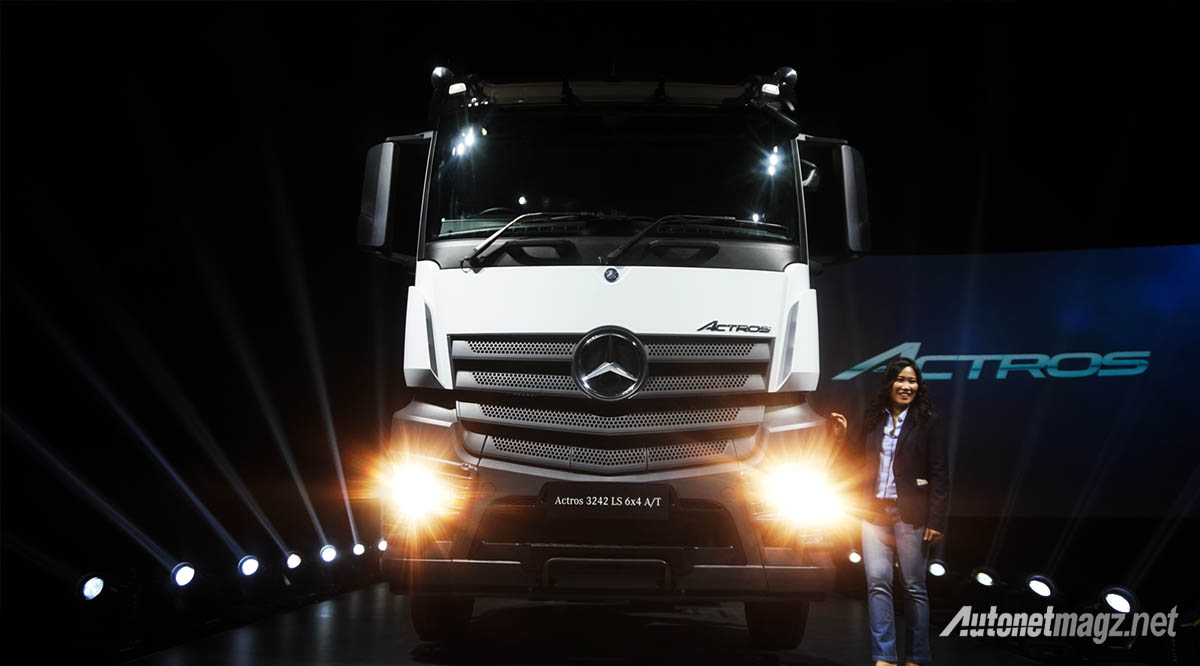 Mercedes-Benz, launching mercedes benz actros: Mercedes-Benz Unjuk Kebolehan Truk Actros dan Acros