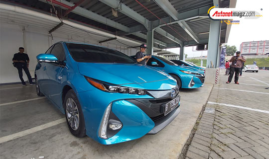 Gaikindo Indonesia International Auto Show, toyota-prius-phev-2019: GIIAS 2019 : Toyota Kenalkan Hybrid-nya Lewat Electrification Day