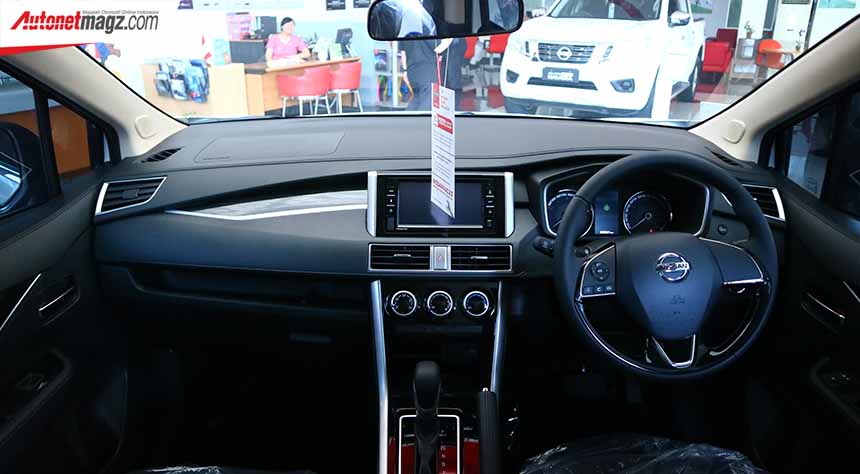 Berita, Interior-All-New-Nissan-Livina: Test Drive Nissan Livina VE : Lahap Tanjakan Cangar!