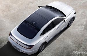 Anti Mati Listrik : Hyundai Sonata Hybrid Andalkan Atap Panel Surya Anti Mati Listrik : Hyundai Sonata Hybrid Andalkan Atap Panel Surya