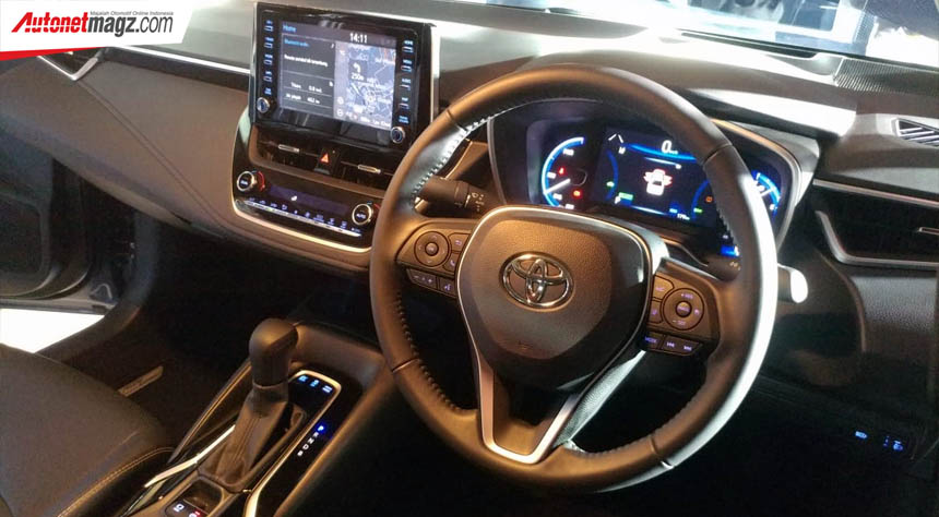 Berita, Interior All New Toyota Corolla Altis: All New Toyota Corolla Altis : Dapat Varian Hybrid & Toyota Safety Sense!