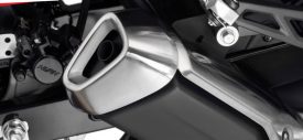 Honda CBF190TR Samping