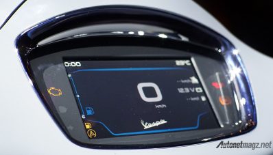 Vespa GTS Super Tech 300 : Skuter Canggih Seharga LCGC! Vespa GTS Super Tech 300 : Skuter Canggih Seharga LCGC!