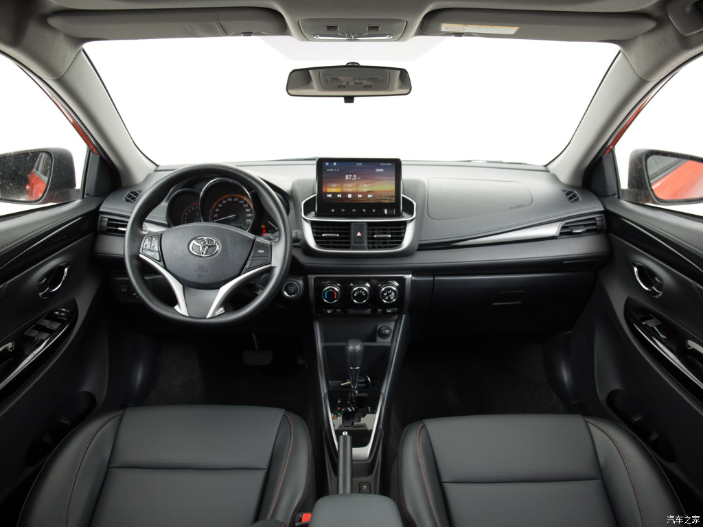 Berita, Interior Toyota Yaris L 2020: Toyota Yaris L 2020, Pilih Ini Atau Yaris Joker?
