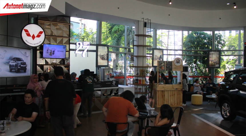 Berita, Cafe Wuling Experience Center: Wuling Experience Center Pertama Diperkenalkan di Wuling Bless Surabaya