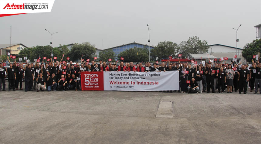 Berita, Perwakilan Toyota 5 Continents Drive Asia: Toyota 5 Continents Drive Asia Tiba di Indonesia, Siap Kenali Jalanan Indonesia