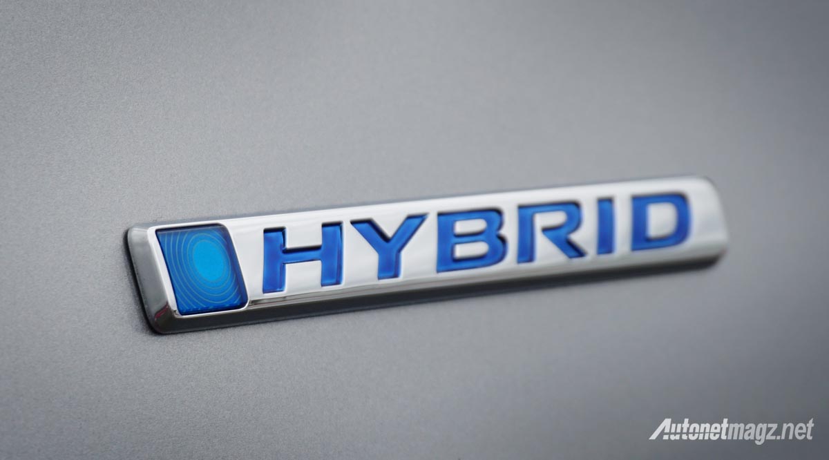 Berita, honda-hybrid-emblem: Honda Unjuk Gigi Sistem Sport Hybrid i-MMD, Secanggih Apa?