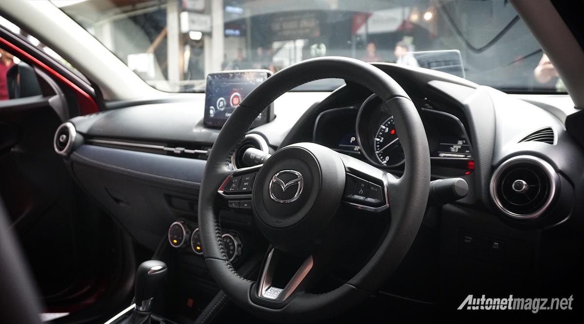 Berita, mazda-2-facelift-2019-interior: Mazda Power Drive : Test Drive Sambil Rilis Mobil Baru