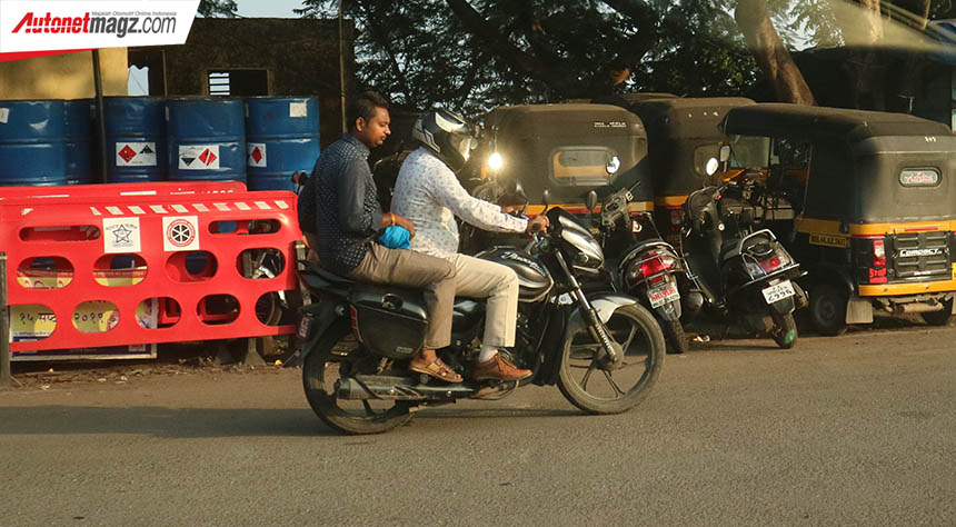 Berita, Lalu Lintas India: India Tinjau Ulang Peraturan Penggunaan Helm, Malah Diberi Kelonggaran