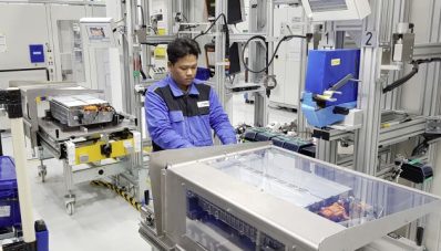 Mercedes-Benz Mulai Produksi Baterai PHEV di Thailand Mercedes-Benz Mulai Produksi Baterai PHEV di Thailand