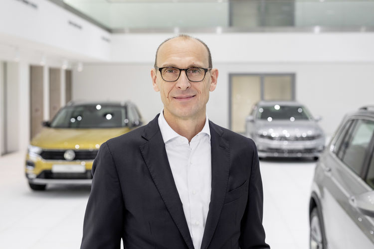 Berita, Ralf-Brandstätter-VW: VW Akan Luncurkan 3 Mobil Baru Tiap Bulan di Tahun 2020