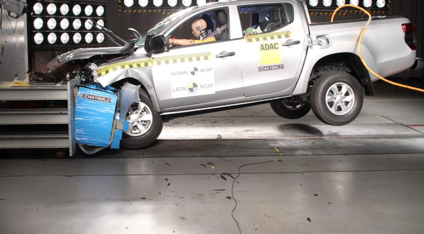 Latin NCAP : Mitsubishi Triton Tanpa Airbag Dapat Bintang 0! Latin NCAP : Mitsubishi Triton Tanpa Airbag Dapat Bintang 0!