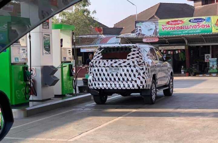 Toyota Fortuner & Hilux Facelift Tertangkap Kamera di Thailand Toyota Fortuner & Hilux Facelift Tertangkap Kamera di Thailand