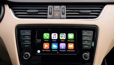 Studi : Apple CarPlay & Android Auto Lebih Berbahaya dari Alkohol Saat Berkendara Studi : Apple CarPlay & Android Auto Lebih Berbahaya dari Alkohol Saat Berkendara