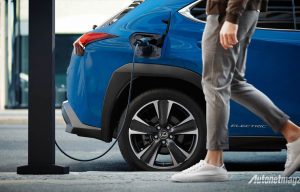 Sukses Garap Segmen Hybrid, Toyota Indonesia Bidik Mobil Listrik! Sukses Garap Segmen Hybrid, Toyota Indonesia Bidik Mobil Listrik!