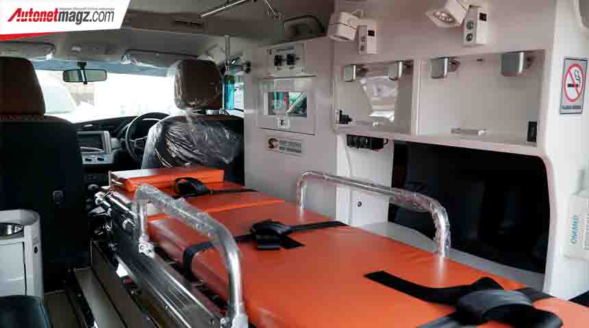 Berita, Ambulance-Toyota-Indonesia: Dukung Penanganan COVID-19. Toyota Beri Bantuan Nyata
