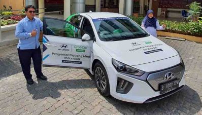 Hyundai & Grab Sediakan IONIQ EV Untuk Mobilisasi Tenaga Medis Hyundai & Grab Sediakan IONIQ EV Untuk Mobilisasi Tenaga Medis