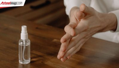 Sanitizer Berbasis Alkohol Berpotensi Terbakar di Dalam Mobil? Hoax Atau Fakta?