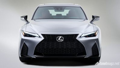 Lexus IS 2021, Kulit Baru dengan Jeroan Lama Lexus IS 2021, Kulit Baru dengan Jeroan Lama