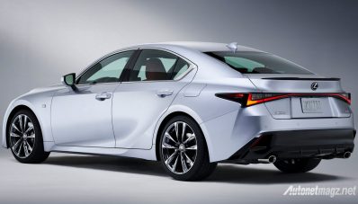 Lexus IS 2021, Kulit Baru dengan Jeroan Lama Lexus IS 2021, Kulit Baru dengan Jeroan Lama