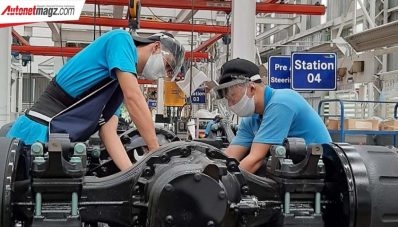 Pabrik Daimler Commercial di Wanaherang Mulai Kembali Produksi