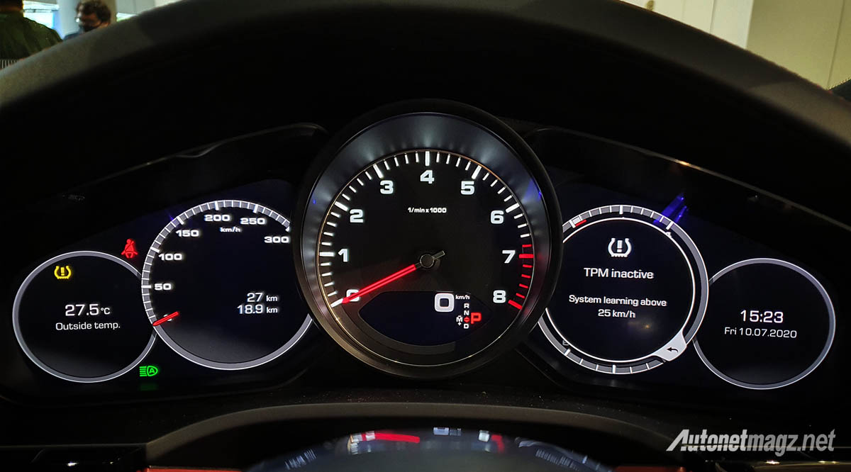 Berita, porsche-cayenne-coupe-tachometer: Porsche Cayenne Coupe Goyang Pasar SUV Coupe Indonesia