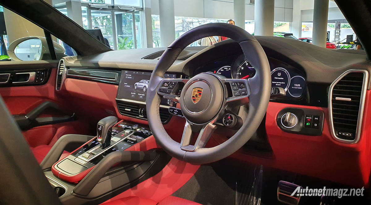 Berita, porsche-cayenne-s-coupe-interior: Porsche Cayenne Coupe Goyang Pasar SUV Coupe Indonesia