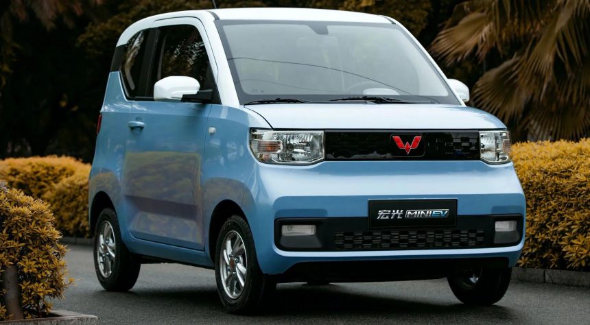 Wuling Ancam Posisi Tesla Sebagai Mobil Listrik Terlaris! Wuling Ancam Posisi Tesla Sebagai Mobil Listrik Terlaris!