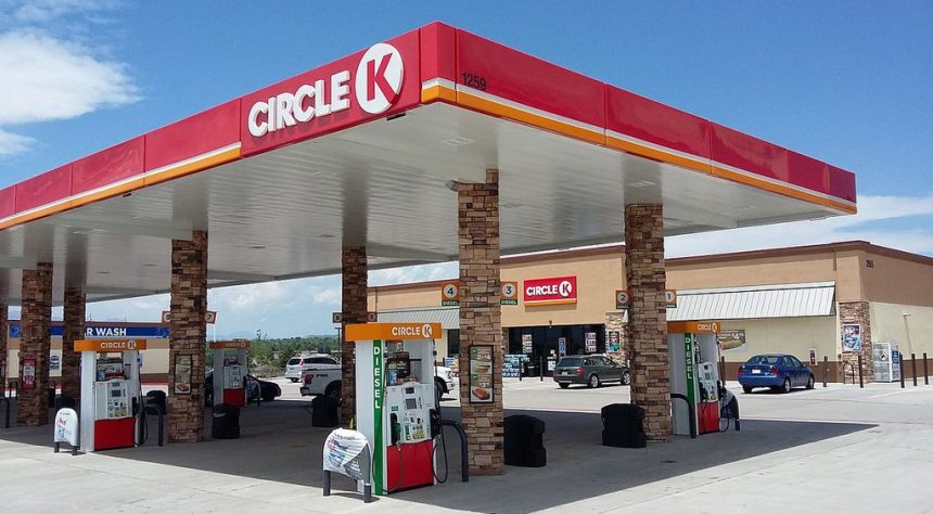 Pemilik Circle K Ingin Pasang Charger Station di Outletnya Pemilik Circle K Ingin Pasang Charger Station di Outletnya