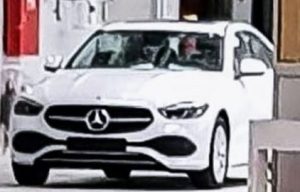 Ups, Mercedes-Benz C-Class 2021 Terjepret Kamera! Ups, Mercedes-Benz C-Class 2021 Terjepret Kamera!
