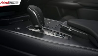 Lexus UX 300e Debut di Indonesia, Garansi Sampai 8 Tahun!