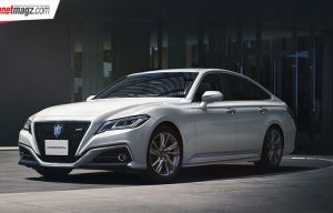 Toyota Crown Facelift Dirilis : Layar Sentuh Makin Besar!
