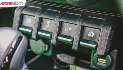 Libas Jalanan Surabaya Dengan Suzuki Jimny : For Attention Seeker! Libas Jalanan Surabaya Dengan Suzuki Jimny : For Attention Seeker!