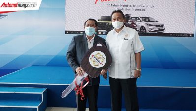Suzuki Donasikan 5 Unit Mobil Untuk Sarana Belajar Suzuki Donasikan 5 Unit Mobil Untuk Sarana Belajar